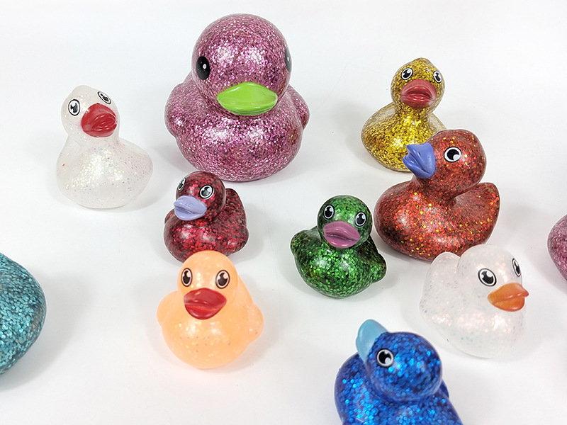 跨境热销儿童洗澡鸭子玩具 创意金粉亮片戏水鸭子卡通玩具小黄鸭详情5