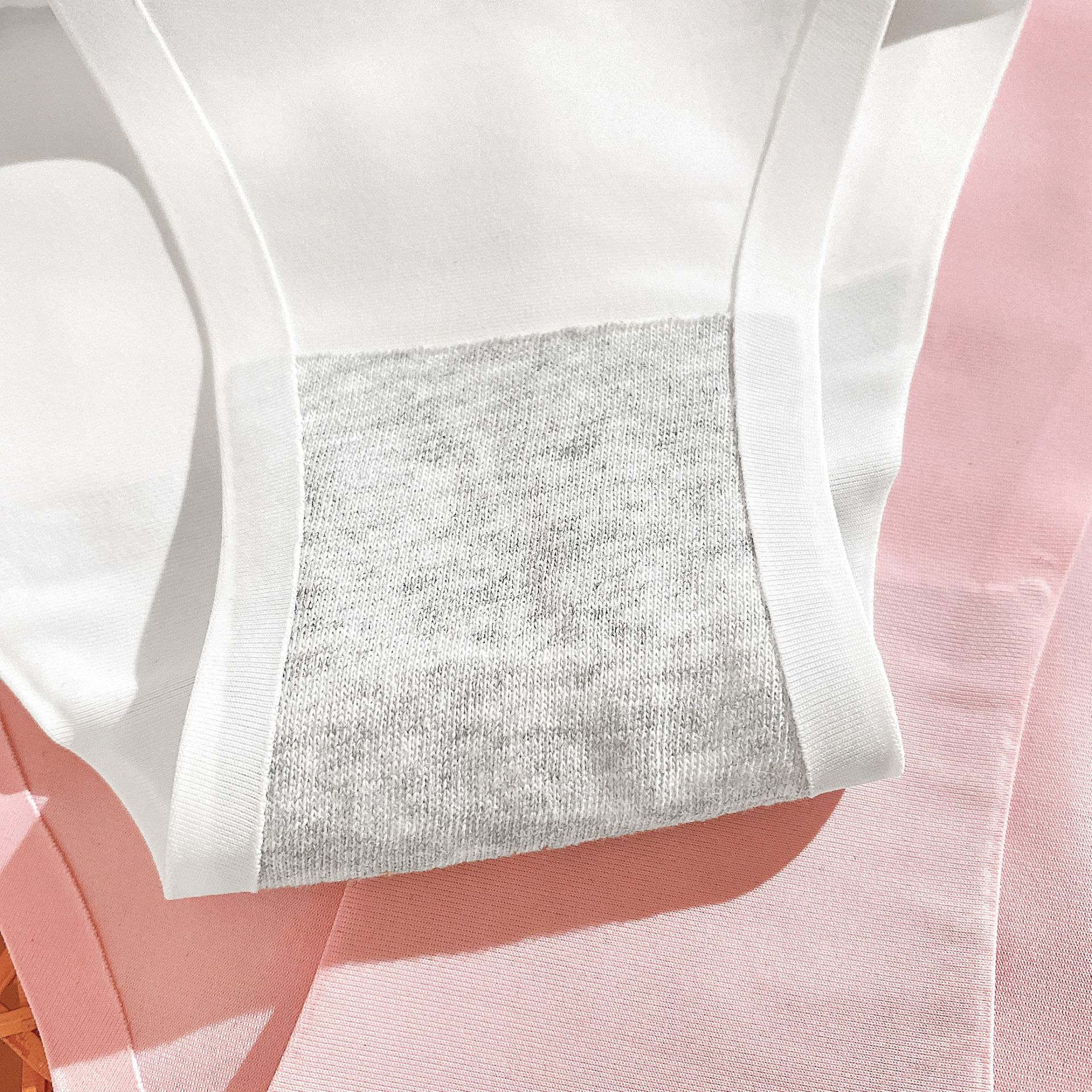 FINETOO宽松贴肤透气超薄内裤舒适女式裸感无痕三角裤N498详情8