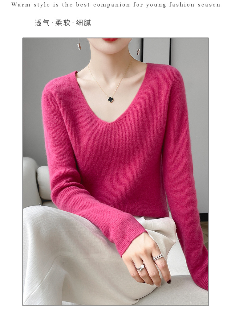 A seamless 100 pure wool sweater for women with a V-neck, slimming and form-fitting look. Pair it with a cashmere base knitted sweater for winter pic 35