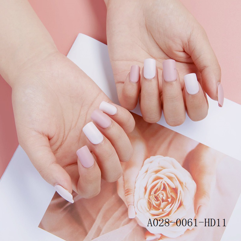 Short square-headed false nail patches for autumn and winter color contrast wearing nails, maple leaf red and dark green mixed monochrome nail art products pic 39