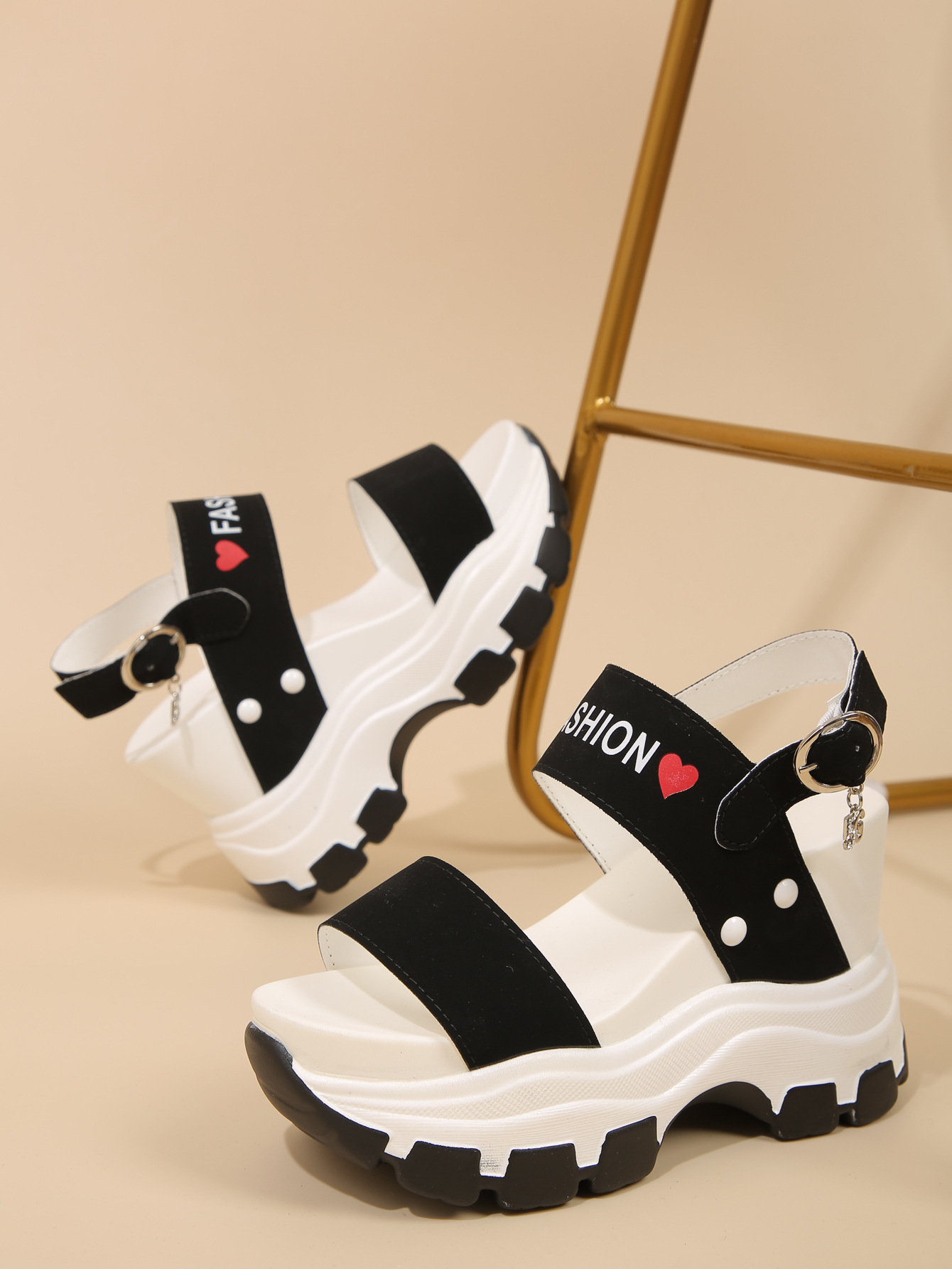 2024春夏新款外贸大码厚底坡跟女士休闲凉鞋temu纯色简约厚底松糕详情8