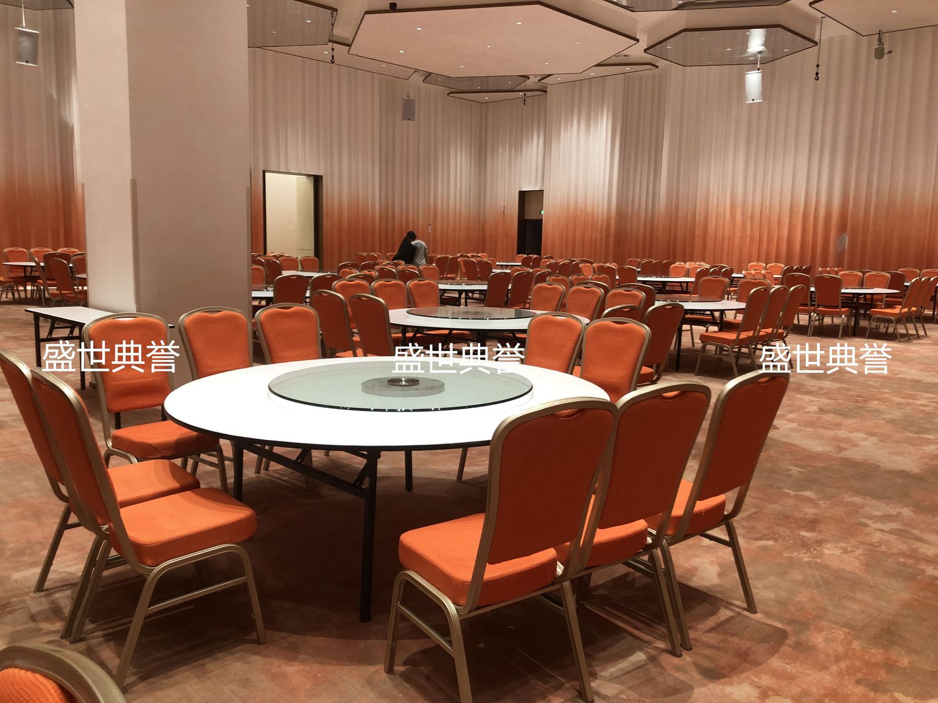 Wenzhou five-star hotel banquet dining tables and chairs, banquet center aluminum alloy banquet chairs, wedding banquet hotel folding tables and chairs pic 9