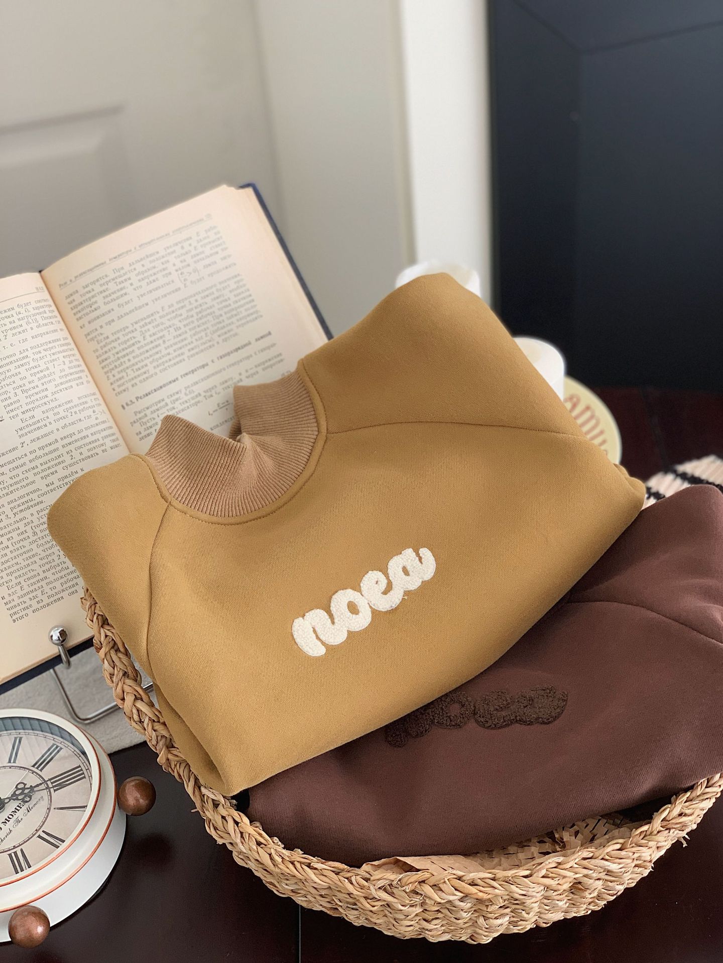 儿童冬装刺绣男女童圆领卫衣加绒一体绒宝宝男孩加厚上衣字母韩版详情9