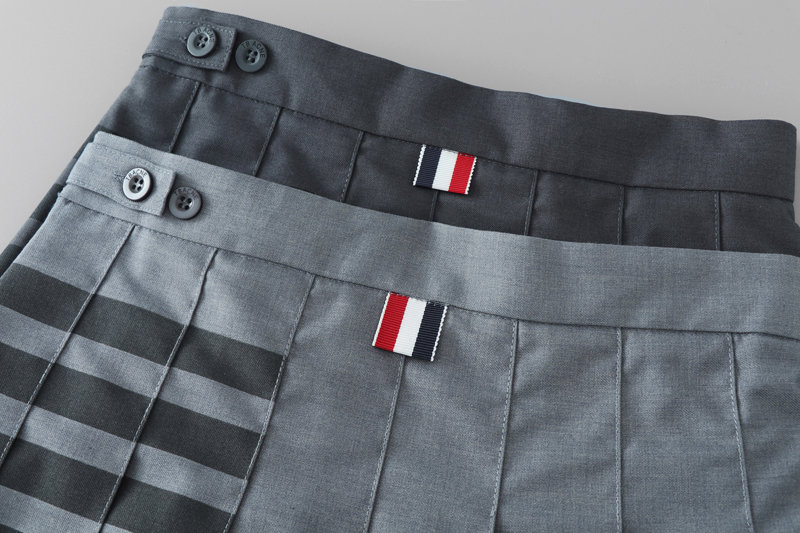 The new TB college style four-bar high-waisted pleated skirt in the summer of 2019 in Europe and America is A bestseller. The A-line skirt is short in the front and long in the back to prevent exposure pic 10