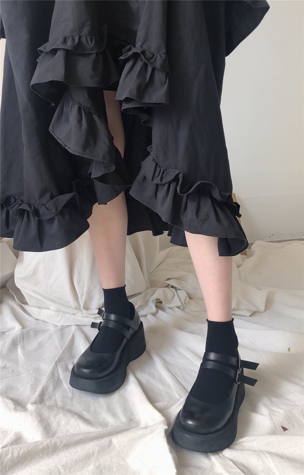 Classic and versatile jk black and white mid-calf knee-high socks that can be worn all year round, featuring non-permeable velvet calf socks pic 4