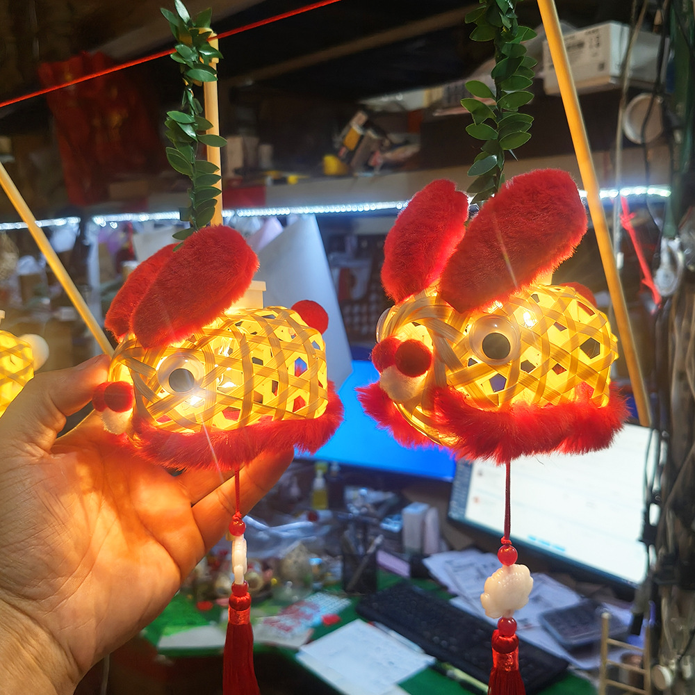 Authentic bam-woven rabbit lanterns, Chinese ancient-style Mid-Autumn Festival hand-held lanterns, scenic area night market street lamps pic 5