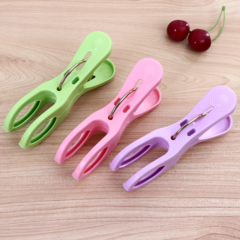The manufacturer has in stock three sets of windproof clips, large quilt clips, sun-drying quilt clips and plastic coat clips pic 14