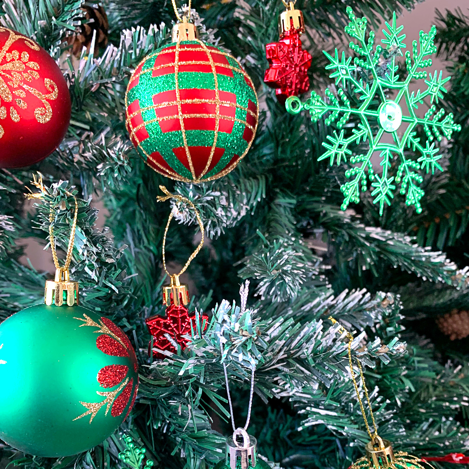 Temu/SHEIN Christmas decorations: Electroplated deer plastic balls, painted Christmas ball sets, Christmas tree pendants pic 21