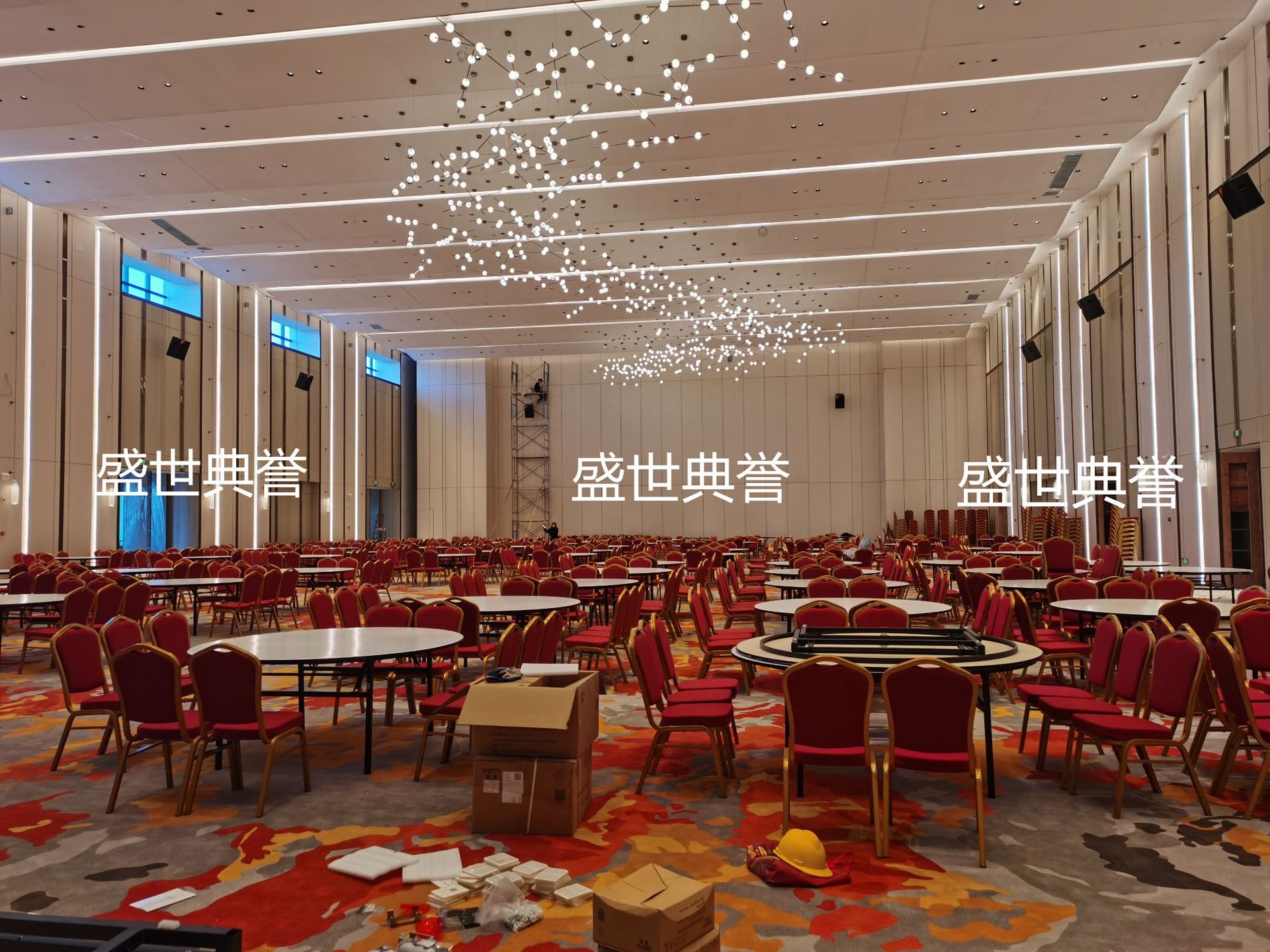 随州五星级酒店铝合金宴会椅子会议中心折叠椅饭店宴会厅餐桌椅详情9