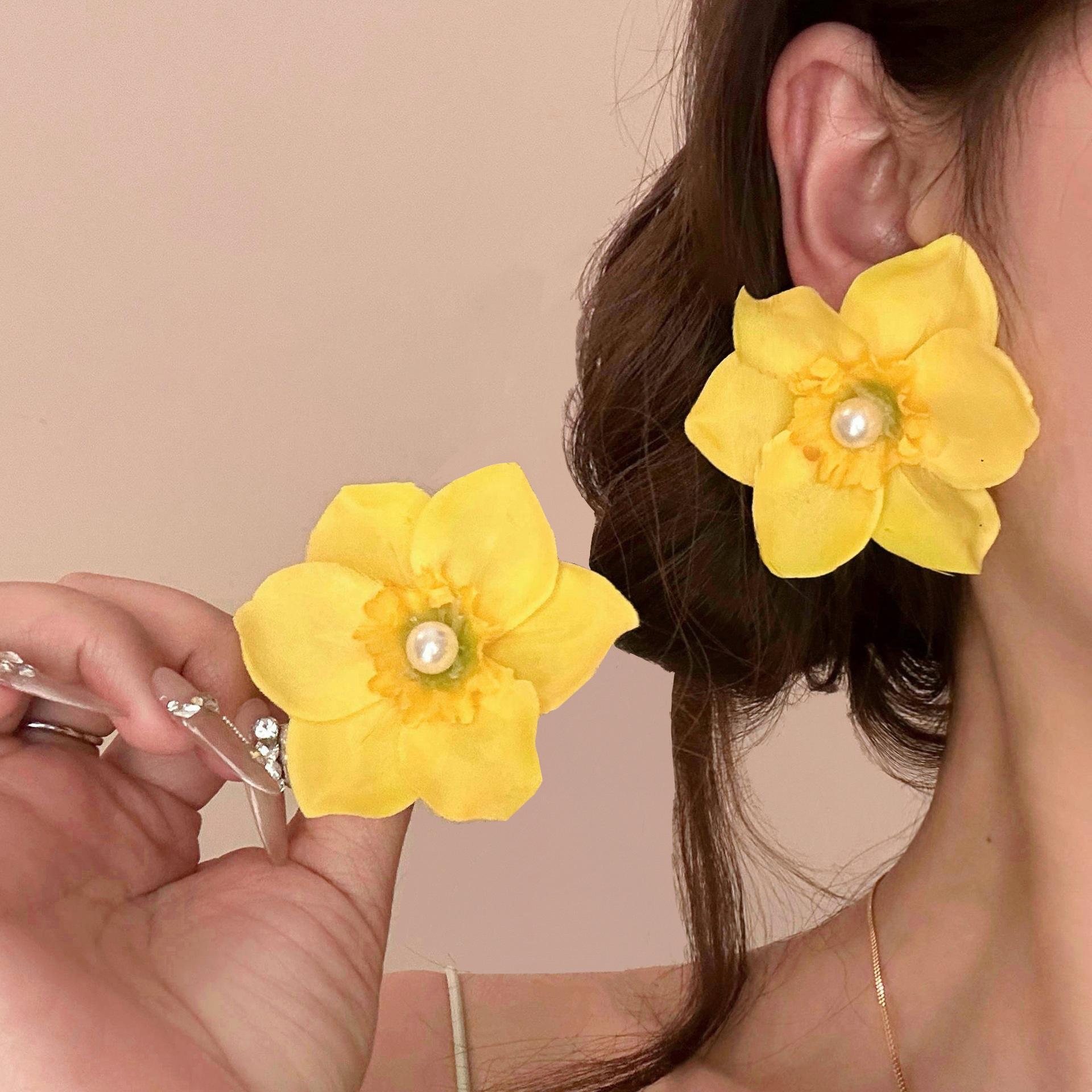 Silver needle yellow flower tassel stud earrings, super fairy-like spring and summer sweet earrings, fashionable, light luxury and high-end earrings for women pic 30