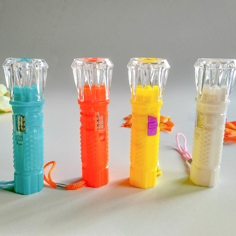 Mini small electric lights, small flashlights, LED plastic flashlights, small flashlights, colored hand lights that emit light, one yuan per piece supply pic 3