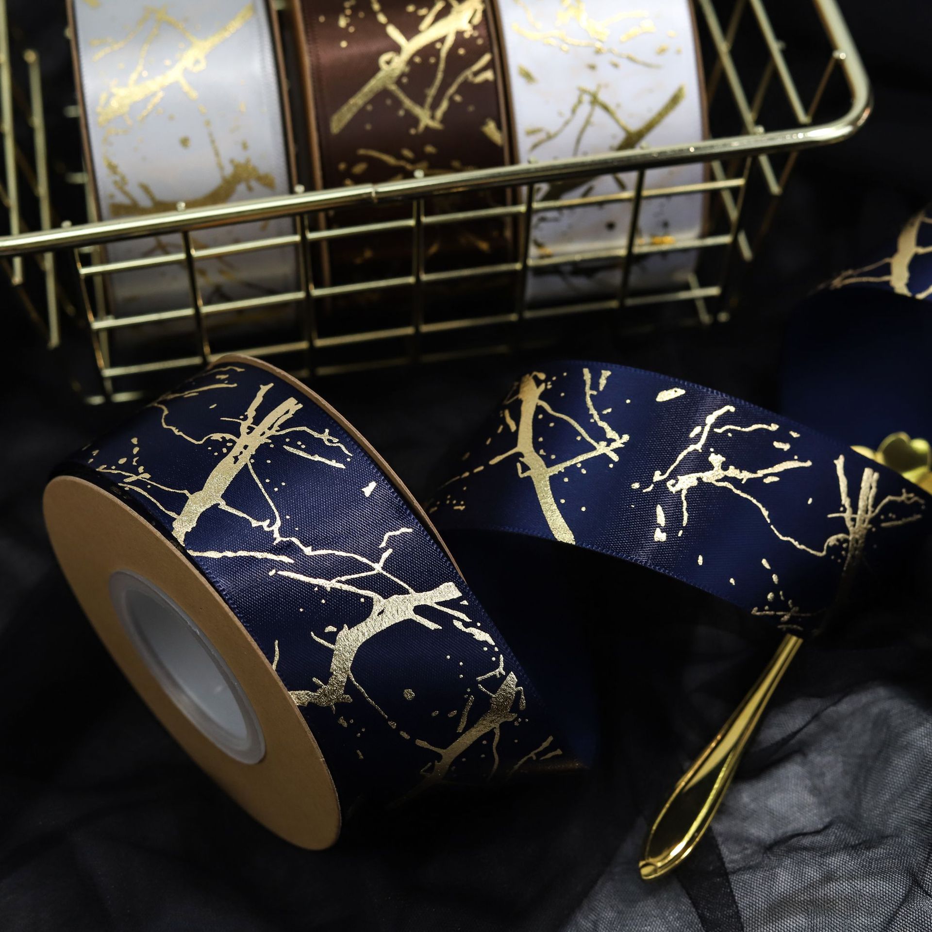 Lu De 2.5CM webbing with gilding, irregular pattern logo, white ribbon gilding, cake gift box, bow pic 17