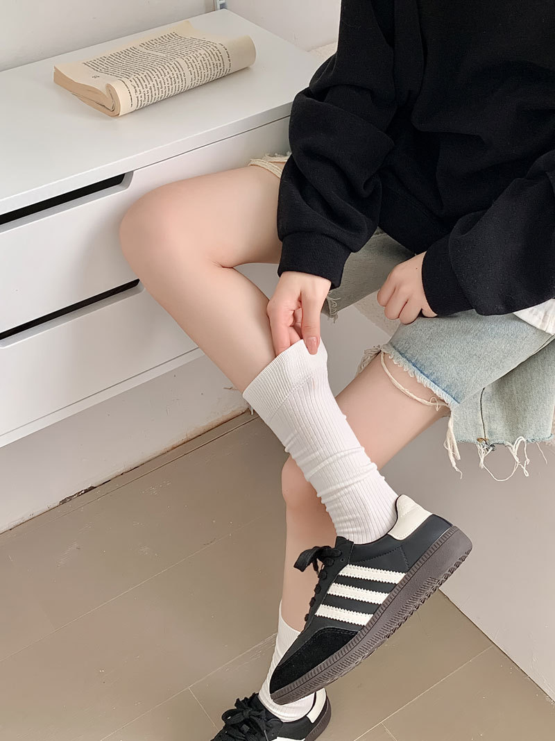 东大门黑白灰纯色休闲袜子女抗起球竖条纹日系百搭小腿袜详情15