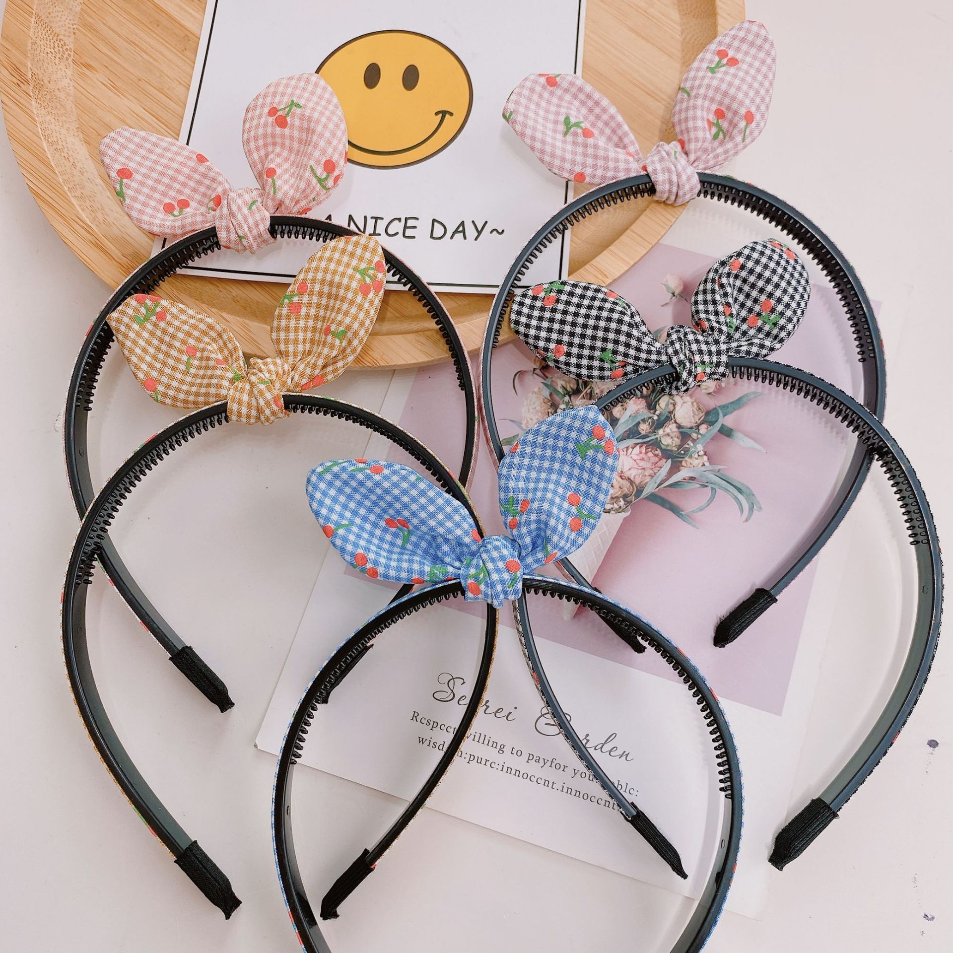 The new hair accessories from Dongdaemun, South Korea, feature a variety of floral rabbit-ear headbands, which are sweet and cute for girls pic 2