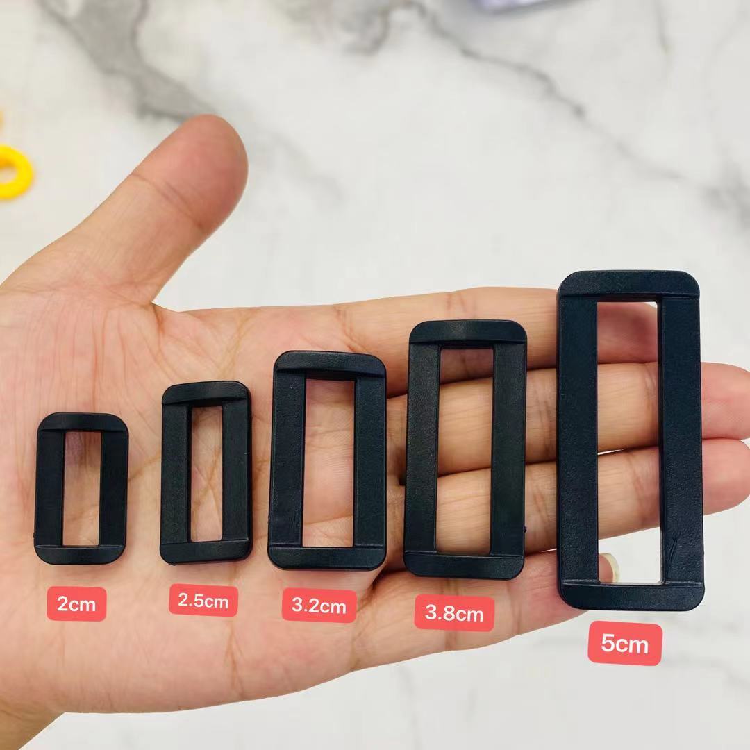 We offer wholesale plastic square buckles, webbing buckles, luggage accessories and adjustable buckles in various sizes. We will ship on the same day pic 4