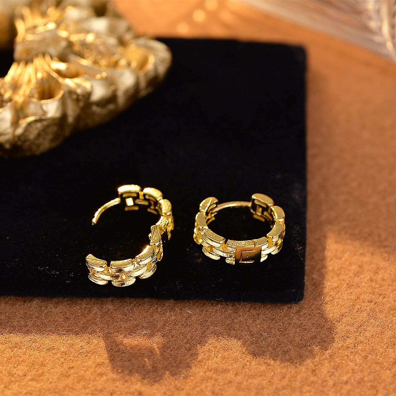 新款亚马逊跨境爆款相交耳环时尚轻奢设计高级感耳环气质批发详情4