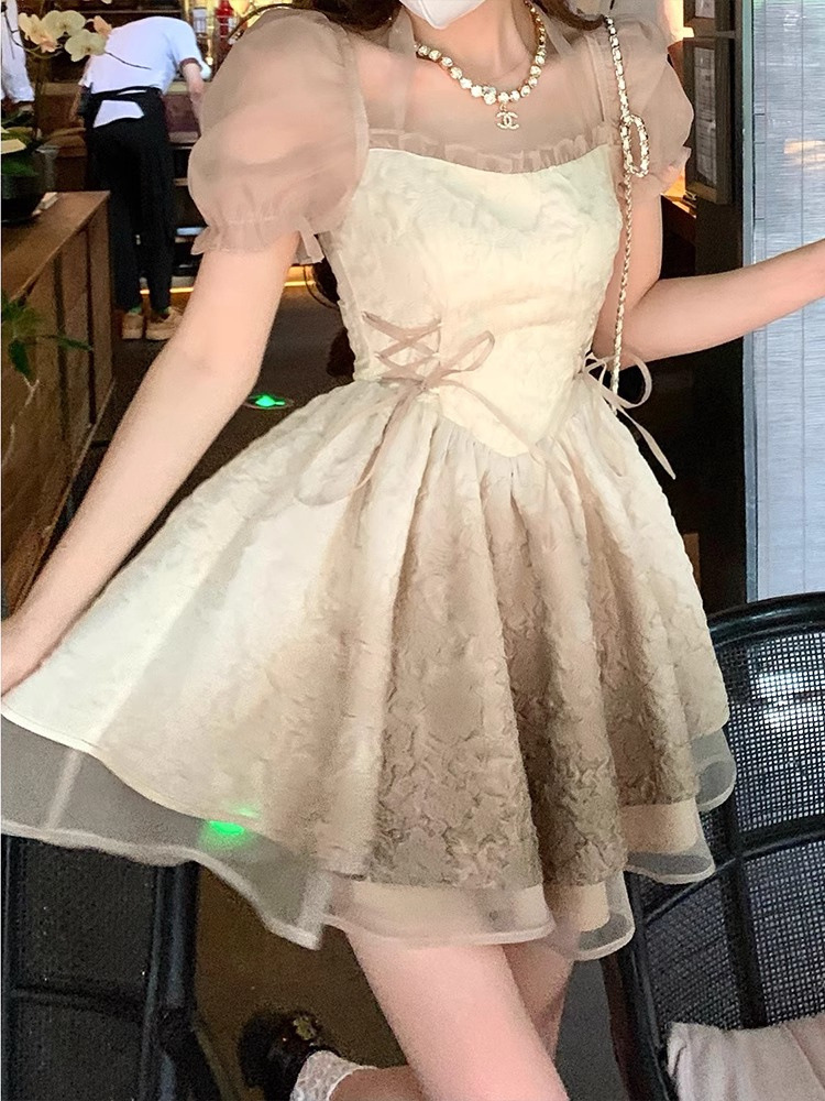 度假风蓬蓬裙奶甜收腰鱼骨绝美泡泡袖渐变法式初恋别致连衣裙详情1