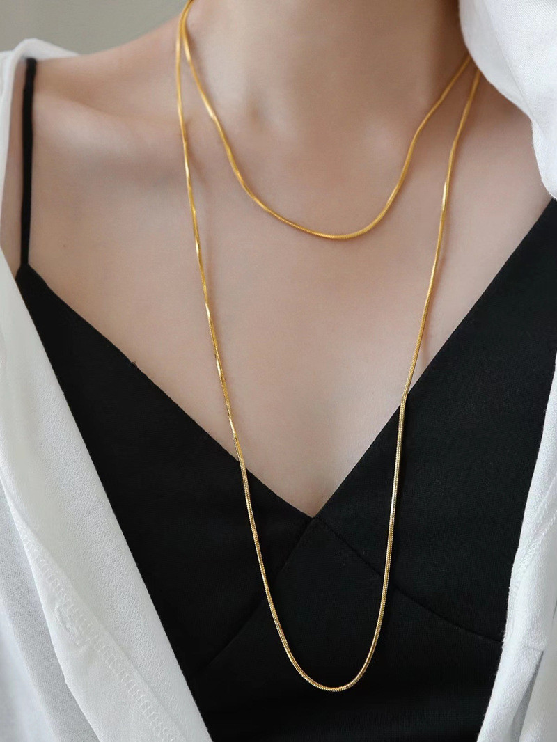 Korean simple square long snake bone necklace, gold-plated brass for women, high-end and versatile collarbone chain sweater chain for autumn and winter pic 1