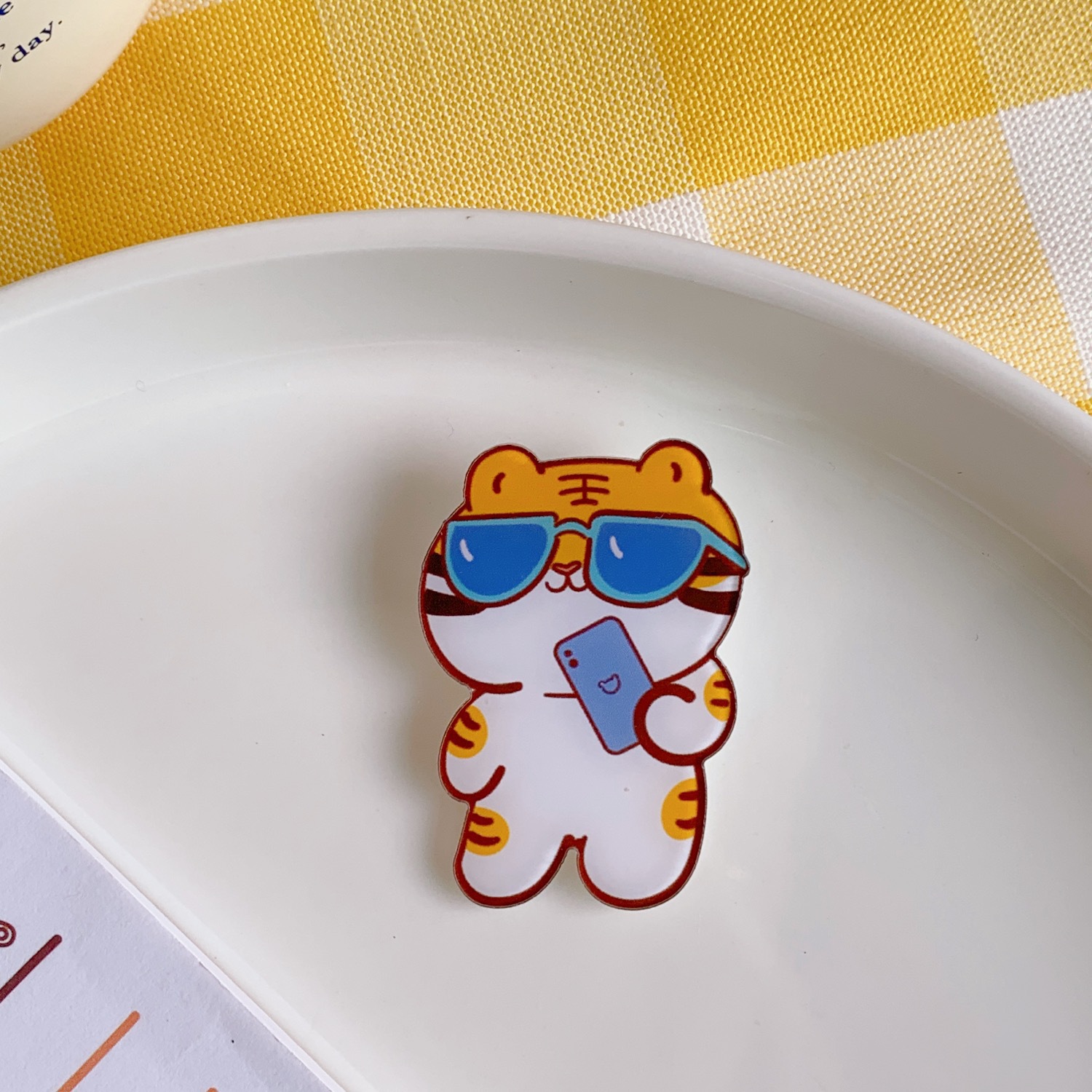 ins风潮可爱甜美小老虎亚克力胸针包包服装装饰配饰卡通创意徽章详情36