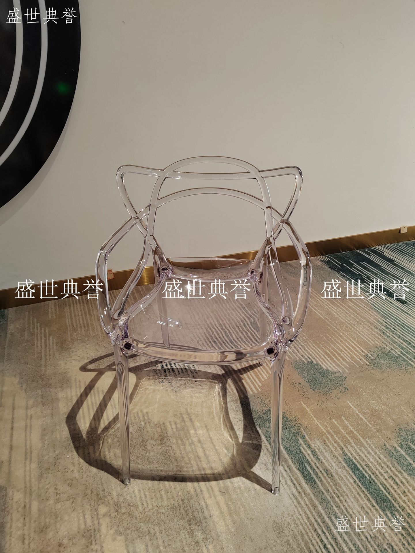 Shenzhen manufacturer direct sales outdoor wedding acrylic crystal chairs, hotel wedding banquet transparent chairs, theme wedding cat-ear chairs pic 1
