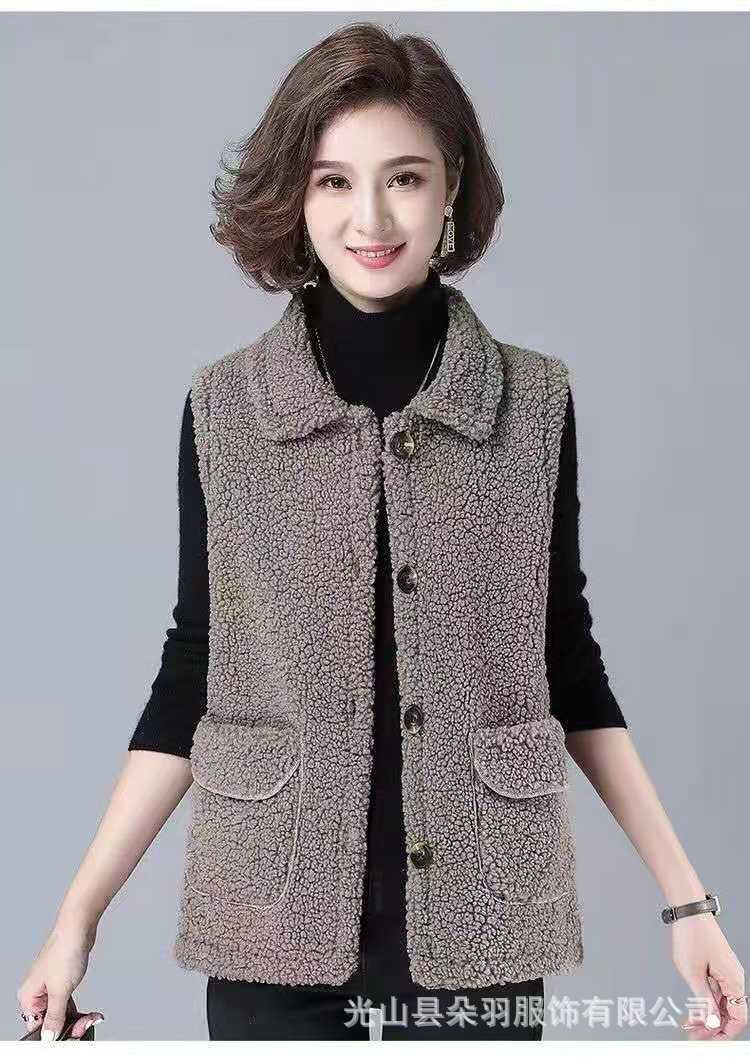 New Spring and Autumn 2021 sheepskin vest for middle-aged mothers, a loose granular fleece vest and fashionable coat pic 10