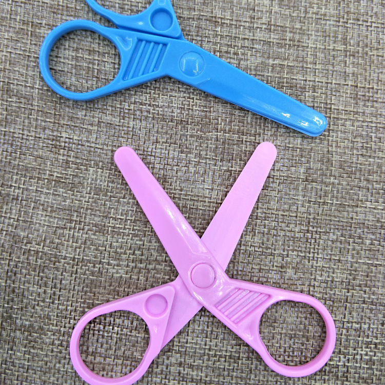 塑料小剪刀 儿童剪纸文具幼儿保护功能 安全塑料学生儿童手工剪详情10