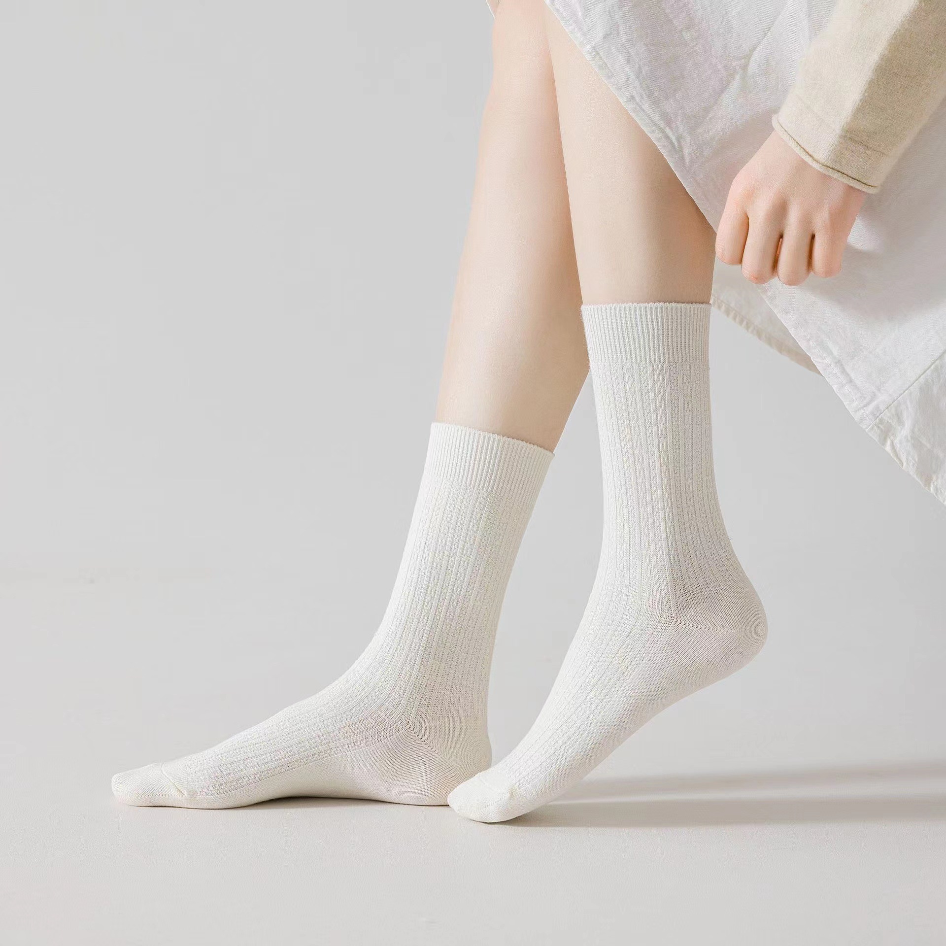 袜子女春夏季奶白色菱格麻花中筒袜日系学院风白色jk袜韩版堆堆袜详情4