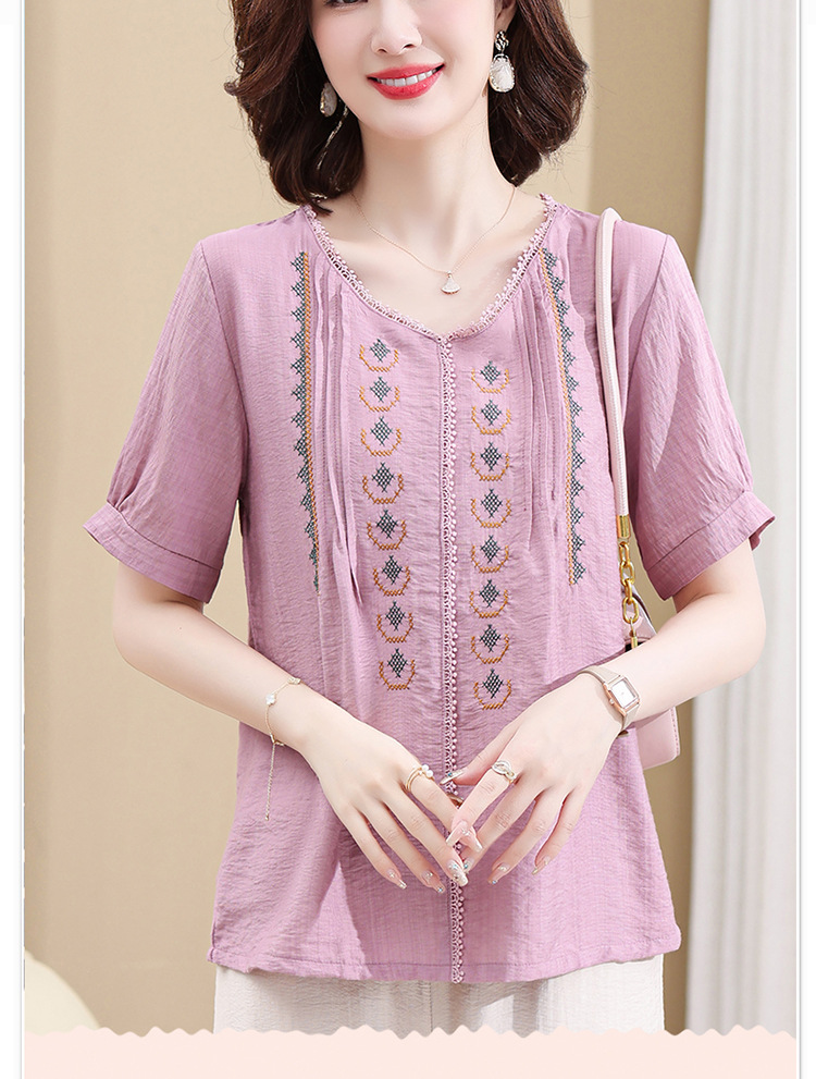 2023 Summer short-sleeved set for middle-aged mothers, a new summer style of loose, stylish and youthful embroidered T-shirt for women pic 24