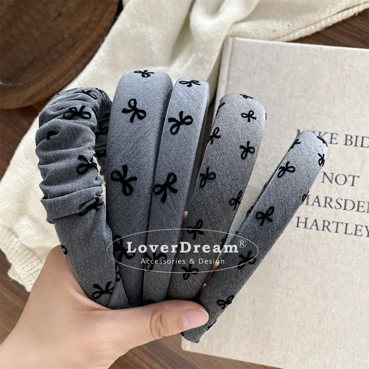 A new high-quality black polka dot heart-shaped bow headband from South Korea, sweet and fashionable headband, versatile hair accessory pic 44