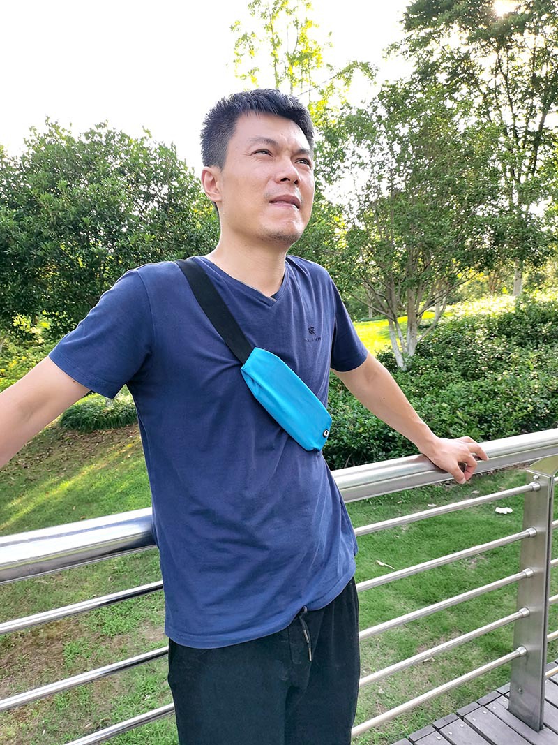 New sports running waist bag for men and women, outdoor running equipment, elastic, waterproof, reflective phone bag, close-fitting small waist bag pic 12