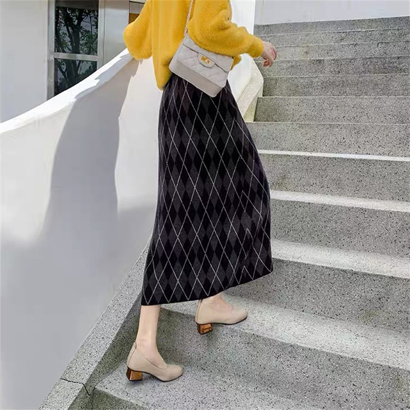 Retro checkered knitted skirt for women, new autumn and winter style, high-waisted, slimming, mid-length A-line skirt, woolen hip-hugging skirt pic 22