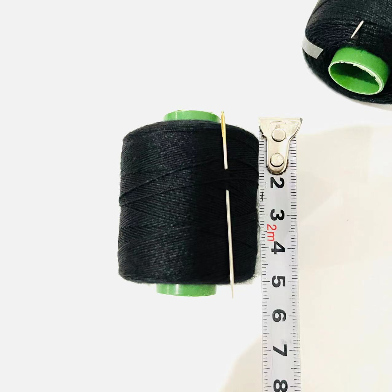 Household sewing thread, small rolls of hand sewing thread, sewing clothes, black small rolls of thread with needle, one yuan supply pic 2