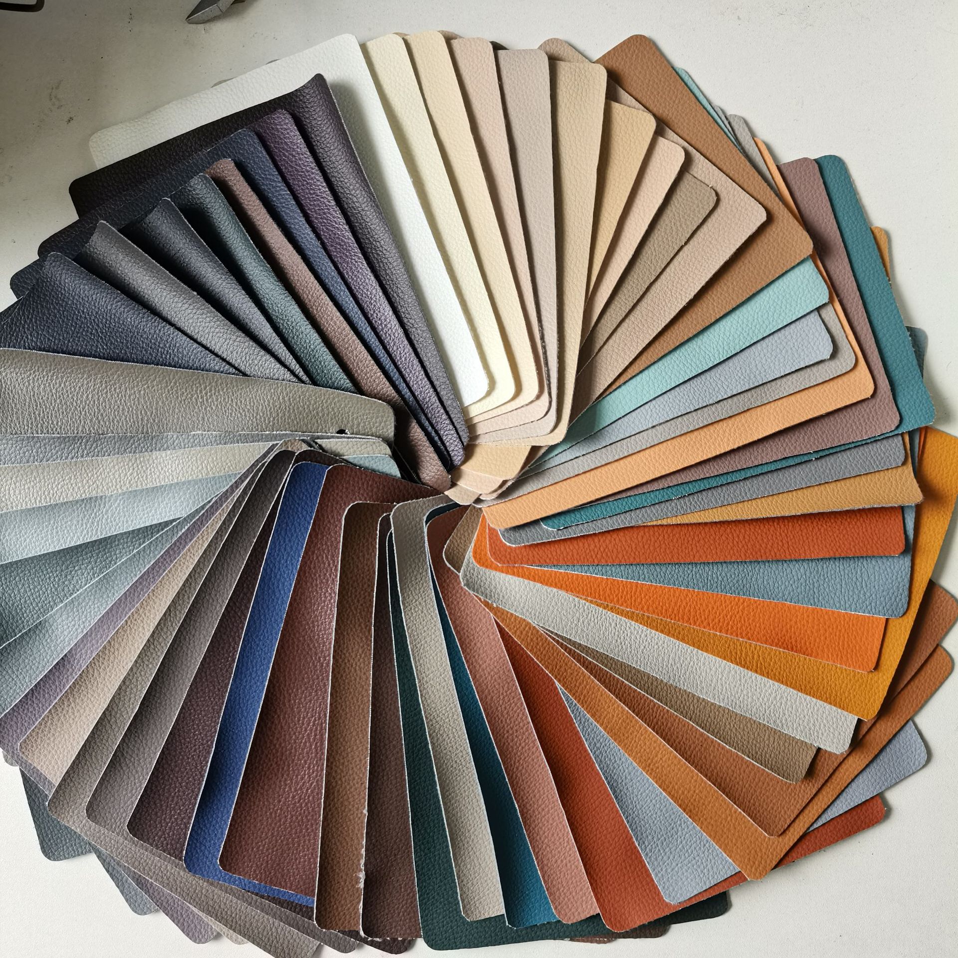Lychee-patterned solvent-free PVC/PU leather, scratch-resistant artificial leather, sofa cushions, automotive synthetic leather fabric pic 5
