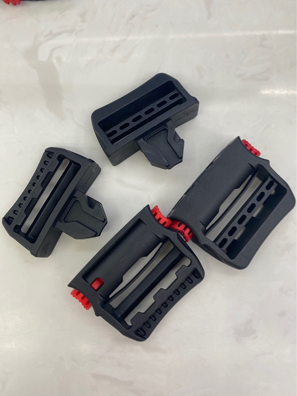 Wholesale and retail of dog buckles, pet supplies, plastic buckles, accessories, bags and ornaments. Customization is supported pic 8