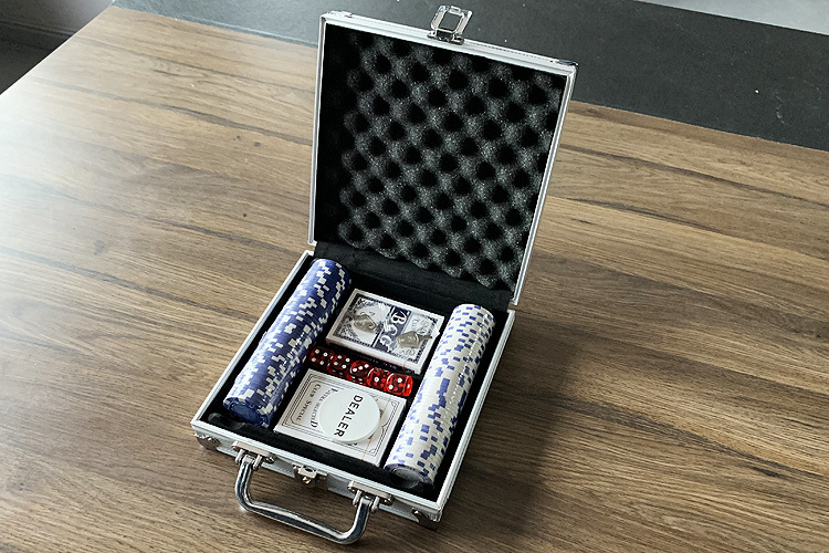 Factory direct sales, large quantities of chips in stock, 100 pieces, 200 pieces, 300 pieces, 500 pieces aluminum box chip sets pic 5