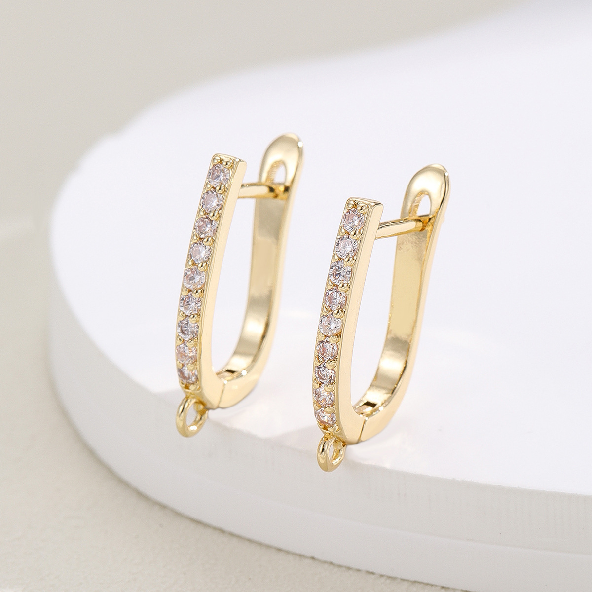 Personalized and fashionable Korean-style accessories, high-end new earrings, three-dimensional U-shaped ear buckles, micro-inlaid zircon anti-fading earrings for women pic 5