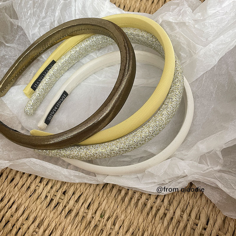 This is a high-end Korean hairband for women to wear on a daily basis. It is a slim sponge hair accessory that can increase the height of the top of the head. New style 2025 pic 8