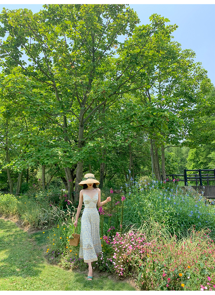 XIAOLI夜幕蕾丝A字V领吊带碎花连衣裙新款法式小众长裙子女夏详情10