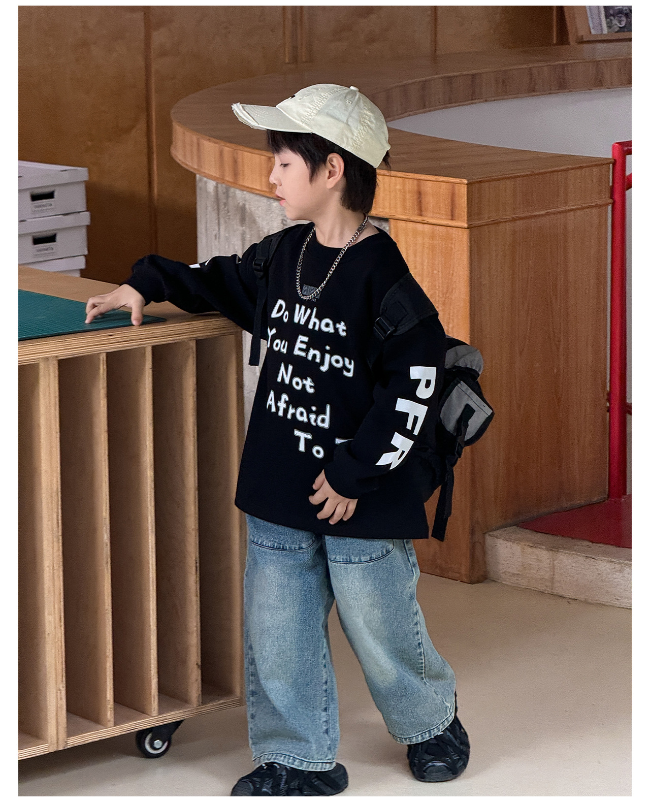 Tongku 2025 Spring New Collection of Huzhou Zhili children's Clothing: Versatile boys' tops, trendy and cool children's sweatshirts with letter prints pic 28
