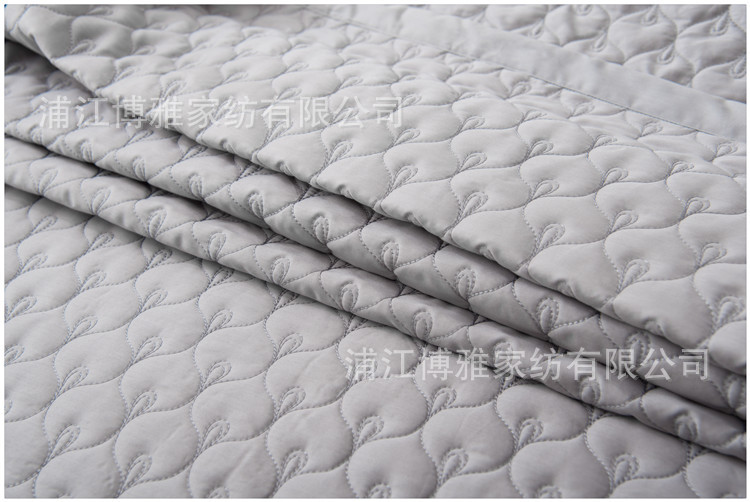 The manufacturer supplies summer quilted cotton bed sheets, pure cotton three-piece sets, skin-friendly quilted quilts and bed covers across borders, suitable for all seasons pic 35