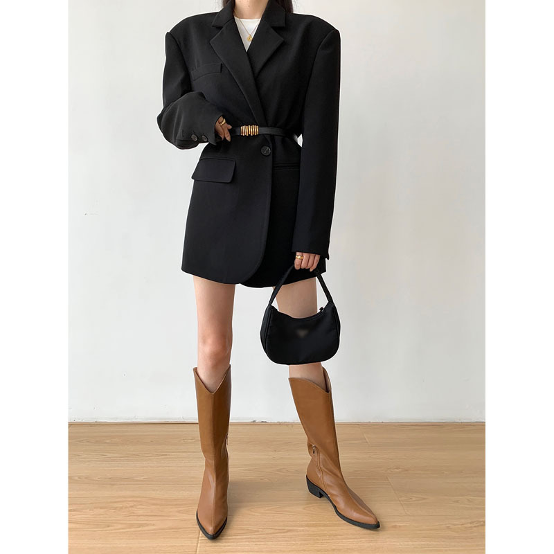 The 2022 Spring and Autumn new G-class design sense black casual blazer for women is versatile for commuting pic 5