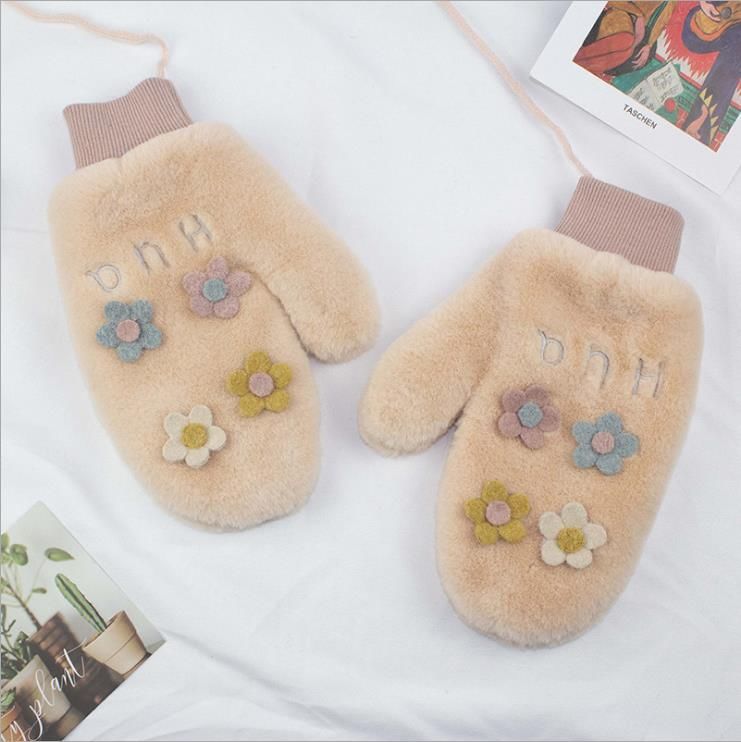 Korean cute and warm gloves with a girlish heart, Instagram-style fleece little flower finger gloves, windproof and cold-proof full coverage gloves pic 4