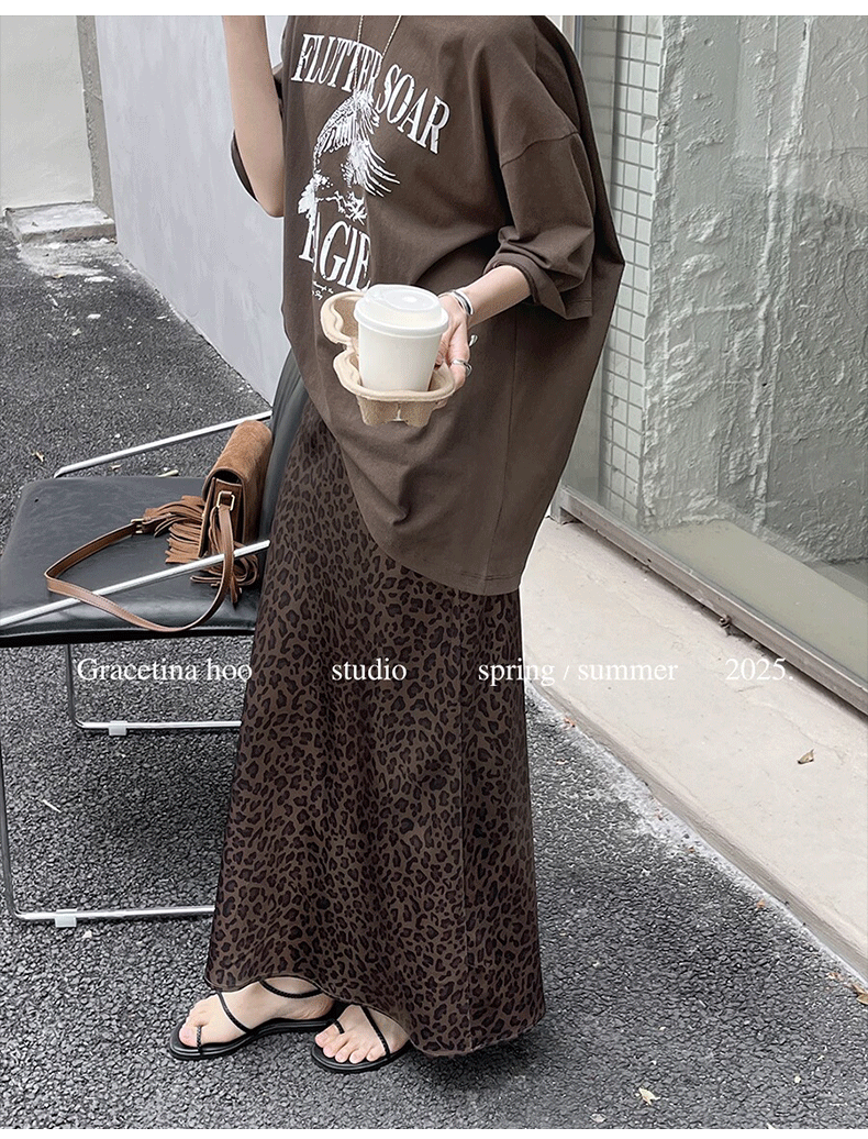 Early spring new release: 2025 Thirteen Lines Simple, retro, laid-back, loose, versatile printed round-neck short-sleeved T-shirt for women pic 17