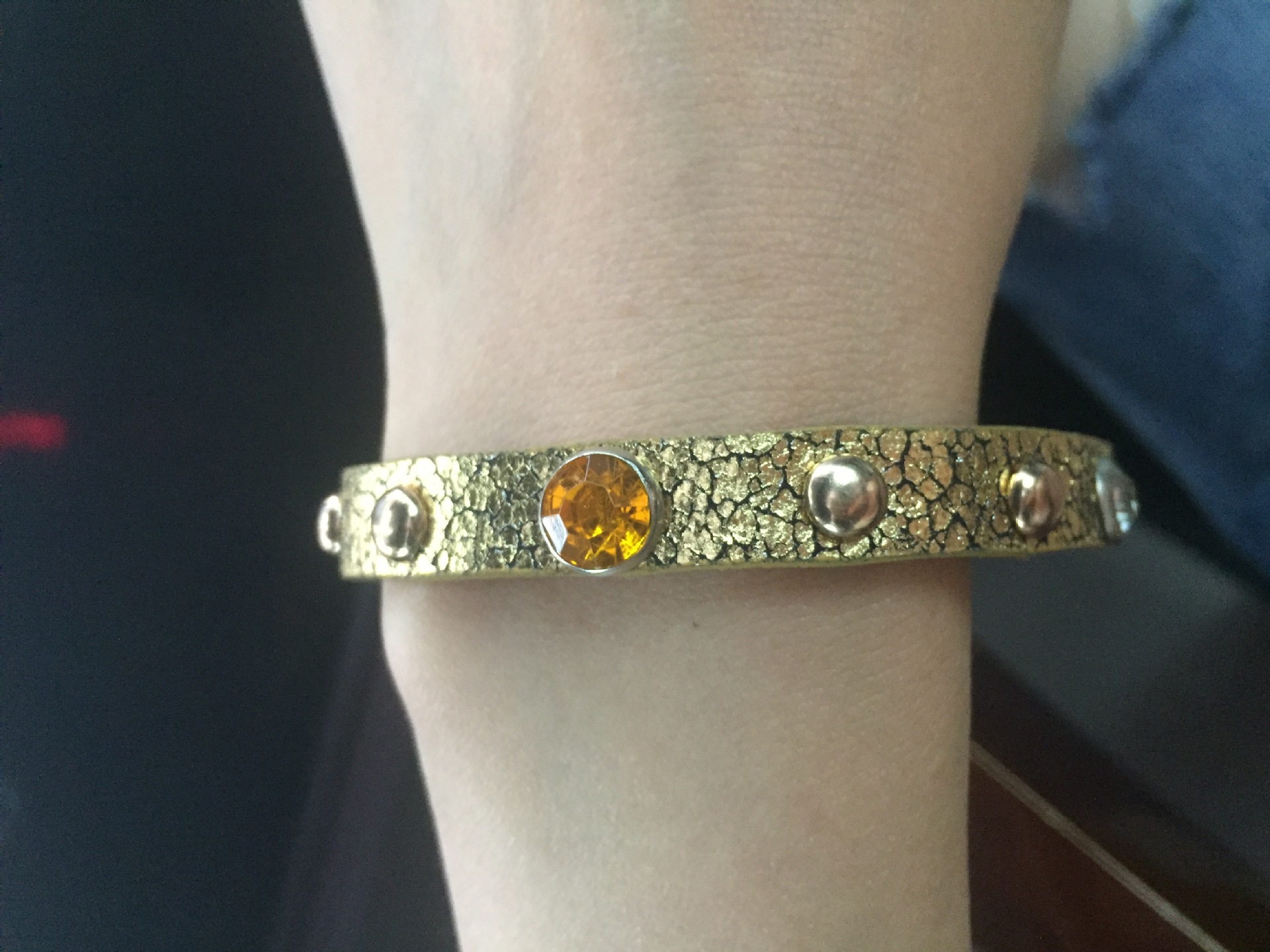 Yiwu genuine leather with gilding and cracking, metallic color, gold and silver, double-layer cowhide with gilding pic 22