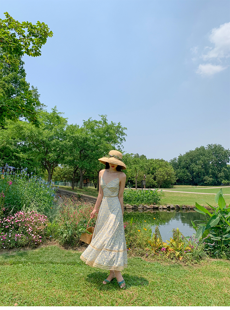 XIAOLI夜幕蕾丝A字V领吊带碎花连衣裙新款法式小众长裙子女夏详情5