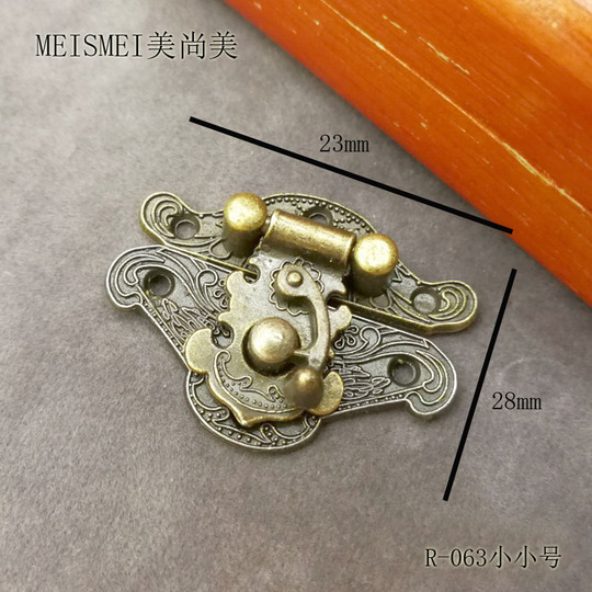 28*34mm bag buckle, horn hook, antique lock buckle, packaging box, bag hardware accessories, buckle, small bronze color pic 8