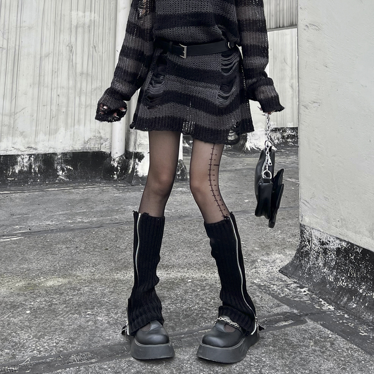 Japanese-style Harajuku style drawchain wide-leg sock covers, knitted pile long stockings, female subculture hot girl, cool and down-to-earth leg covers pic 3