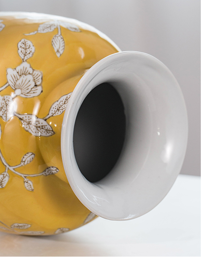 Yellow vintage vase, new Chinese-style hand-painted ceramic flower vase, American-style ceramic decoration, retro entrance hall porcelain, with a sense of luxury pic 14