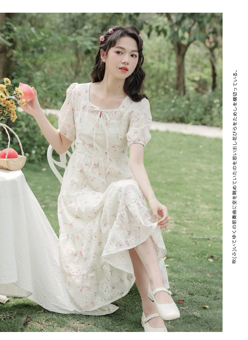 One-piece delivery 2024 Summer new French niche style floral print short-sleeved dress with sweet embroidery and printing pic 11