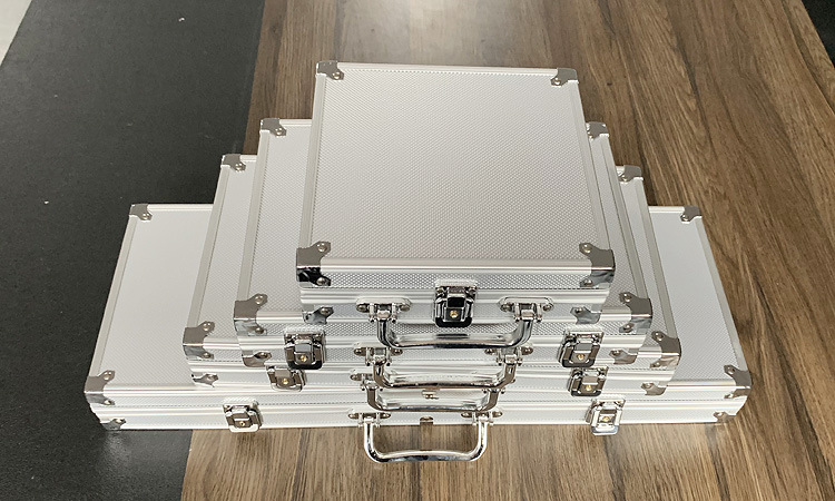 Factory direct sales, large quantities of chips in stock, 100 pieces, 200 pieces, 300 pieces, 500 pieces aluminum box chip sets pic 18